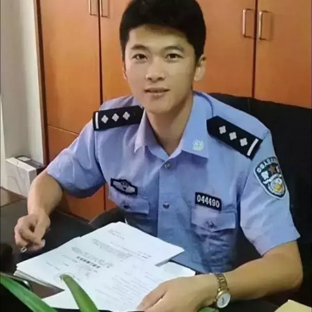 浙江95后帅警官救火后竟然一夜白头，这是一幕什么样的场景？