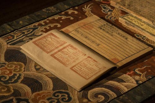 20万页中国古籍被AI找回的背后，有着怎样的感人故事？