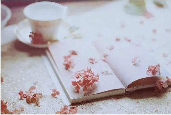 描写进入的时候心理的句子有哪些？