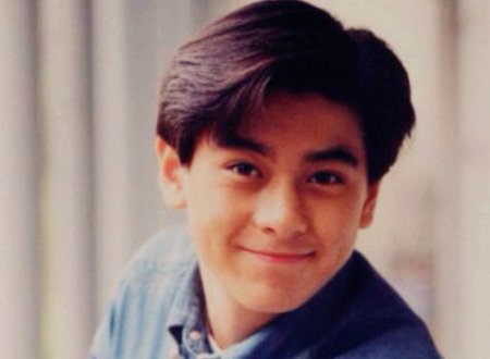 电影《旋风小子》的片头歌曲和结尾曲名字叫什么啊?