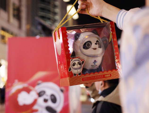 北京给被隔离幼儿园孩子送冰墩墩，给孩子们带来了哪些温暖？