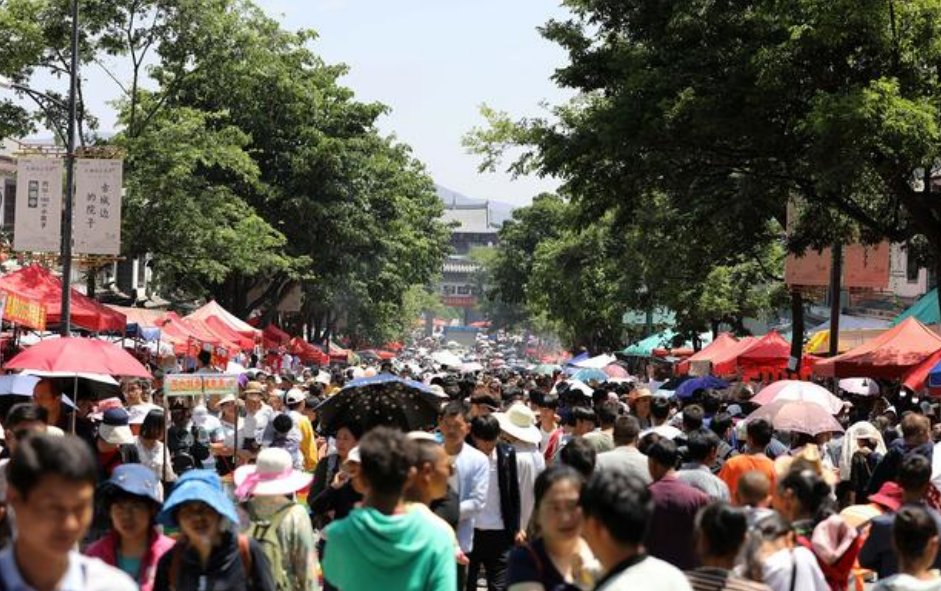 大理苍山洱海变人山人海，年轻人来避暑静心！大理有什么好玩的地方？