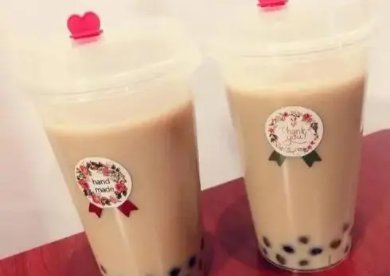 秋天第一杯奶茶梗的由来是什么？