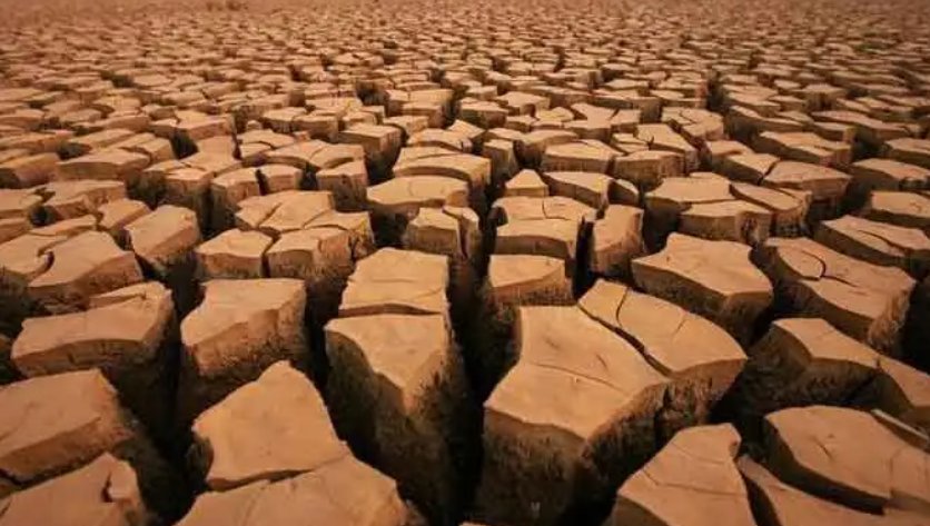 伏旱天气形成的原因