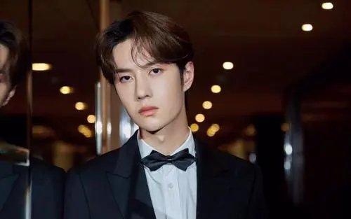 王一博又被官方提名表扬，还被业内前辈夸赞，他是否未来可期？