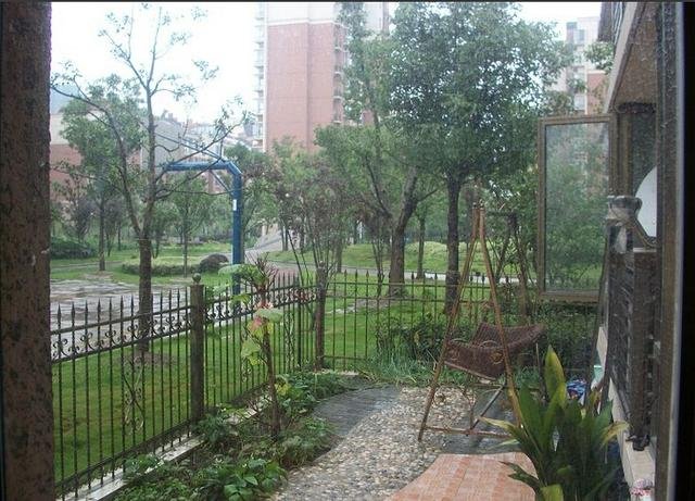 我被房产中介骗了,中介低价买了我的房子又高价卖出,请专业法律人士帮助