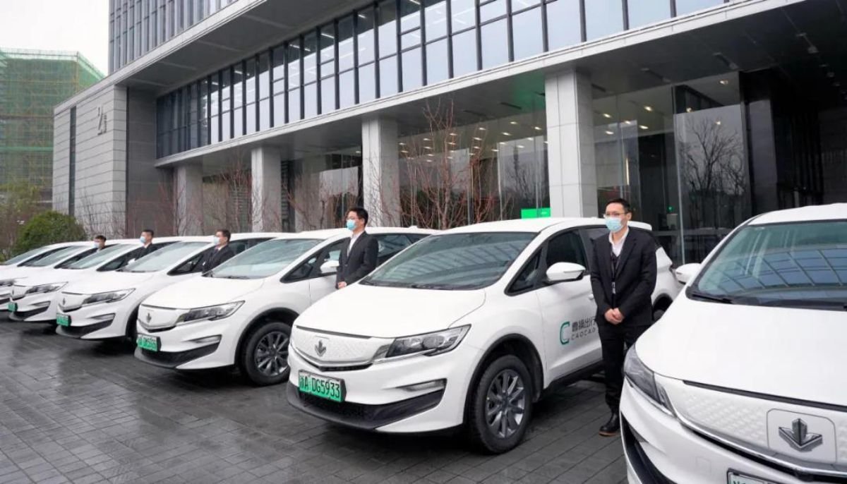 曹操出行被罚20万，被罚的原因是什么？