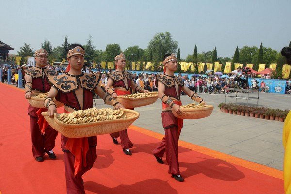 中国三大鬼节：清明节、中元节、寒衣节，为何说中元节才是最重要的？