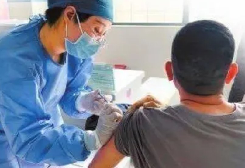 官方通报河北多地新冠疫苗接种违规收费，为何会有人顶风作案？