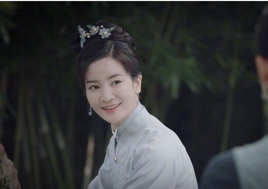 李晟说李佳航是极品黑，你觉得她在《锦心似玉》的演技如何？