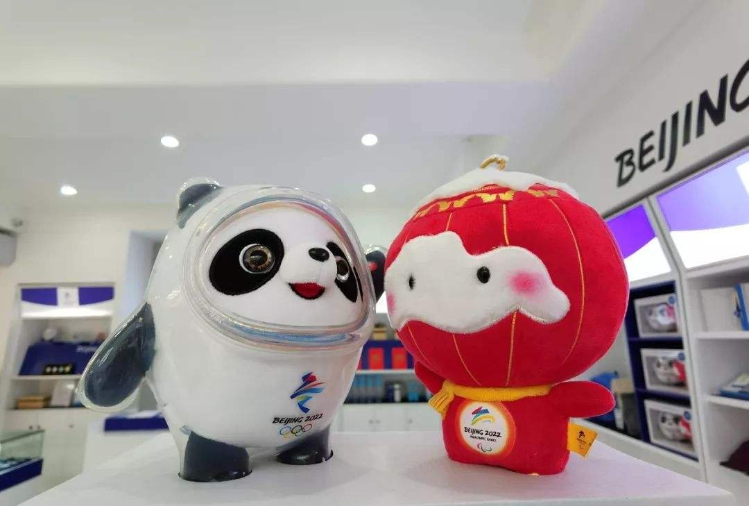 江苏一男子花万元购冰墩墩收到Kitty猫，商家是否涉嫌诈骗？