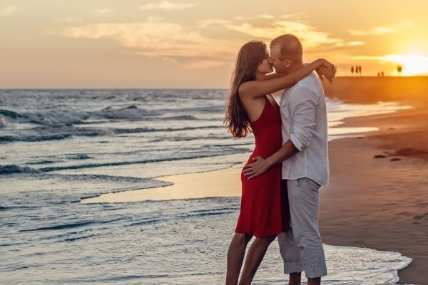 我朋友突然说喜欢我，后来就没有然后了是什么意思？