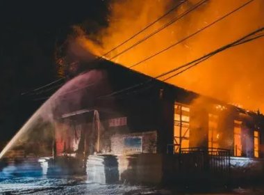 浙江嘉善一工厂起火老板娘救人遇难，此事故的发生究竟是谁造成的？