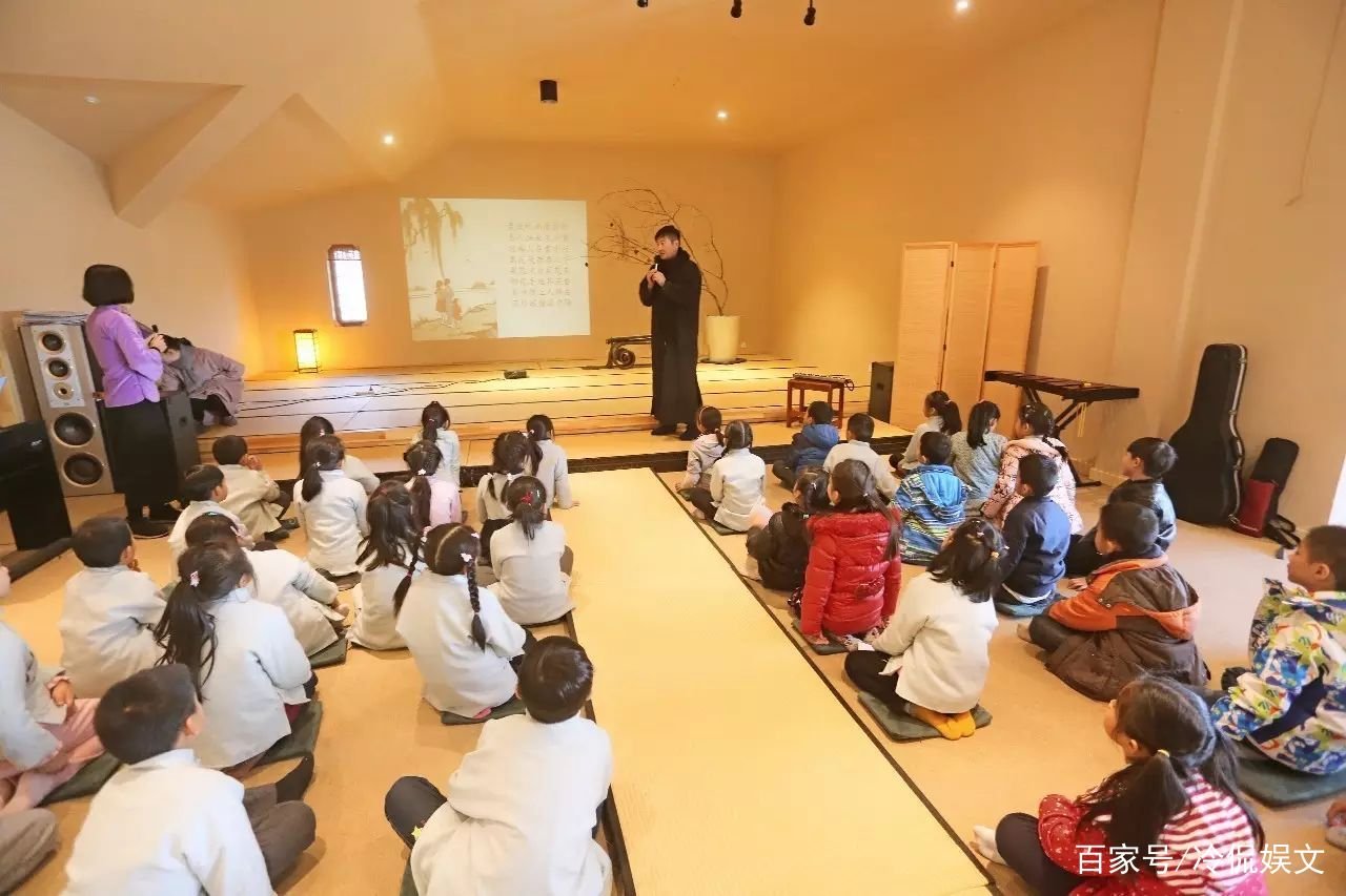 买红妹女儿前途被毁,如今51岁潘蔚的报应来了,为什么会这么说?