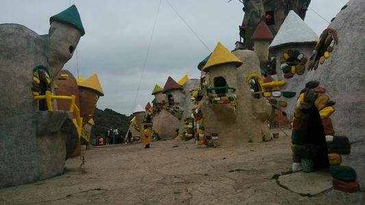 63个袖珍人在景区表演谋生，袖珍人就业有多难？