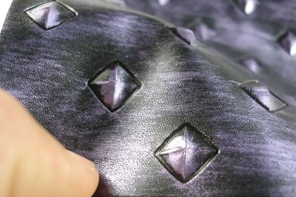 钻皮出羽啥意思