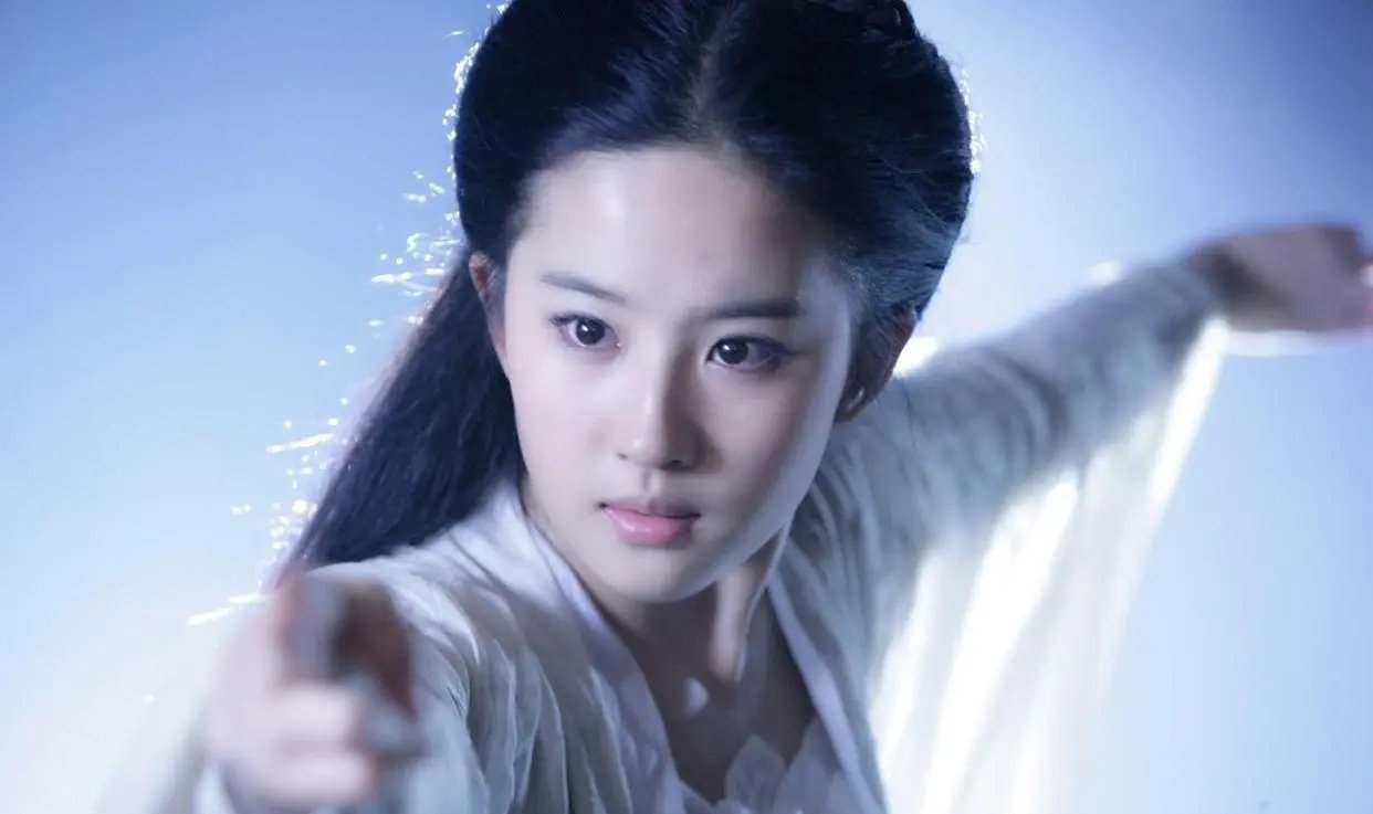 刘亦菲年龄造假争议发酵，北电官微沦陷，此事带来了哪些连锁反应？