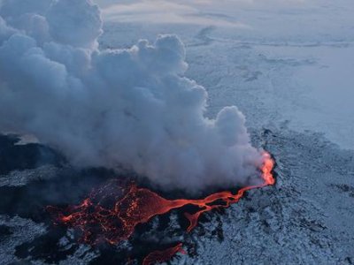 冰岛西南部20天发生逾4万次地震，给当地居民造成了怎样的影响？