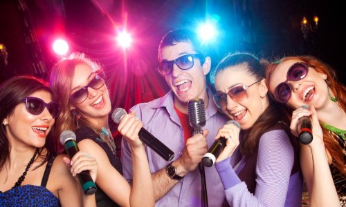 黄薇和许颂当年决赛唱两首歌的叫什么