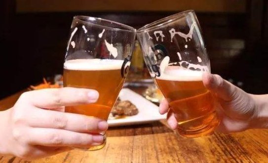 隔空喝酒叫什么