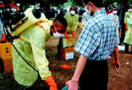 印尼一市不戴口罩罚坐灵车，不戴口罩有哪些害处？