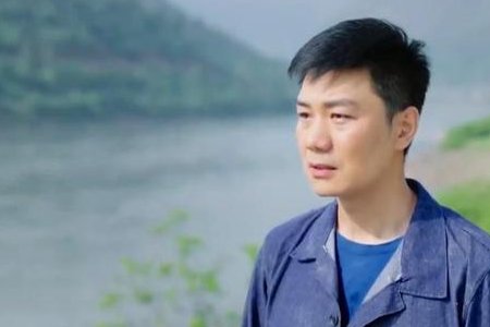 火红年华中季成钢的结局