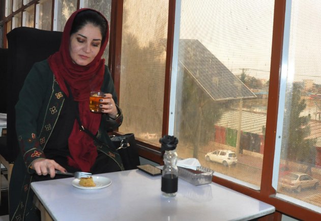 阿富汗颁布”女学生禁止在有男性场所唱歌“的法令，你怎么看？