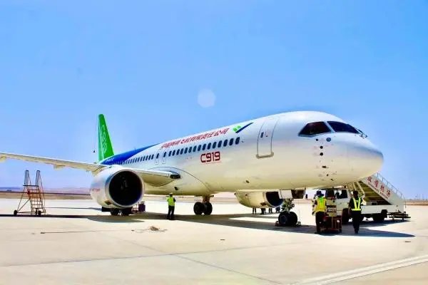 一架民航客机一天要飞多少架次？它的寿命有多久？