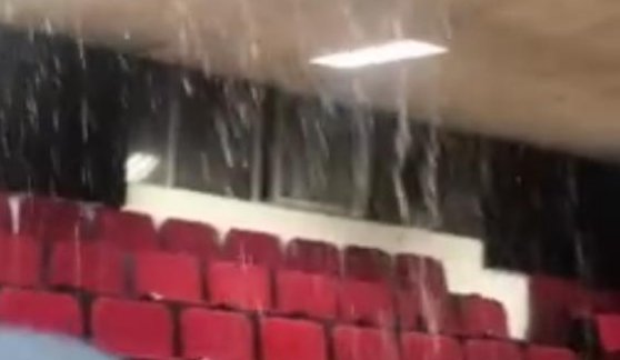 湖北第二师范学院多个教室的天花板被冲塌，校方是如何回应这件事情的？