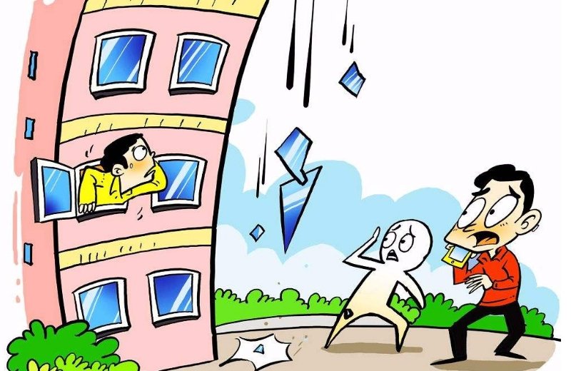 到小区送货被天降水泥块砸伤，此事的始作俑者到底是谁？