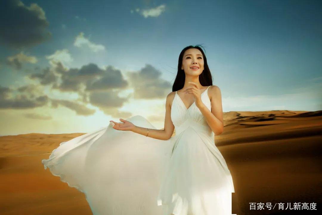 云朵被曝与刀郎同居6年，他们到底是师徒还是夫妻？