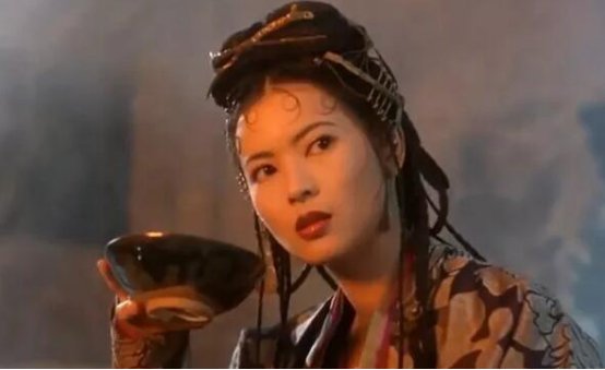 你知道娱乐圈里哪些细思极恐的事件？