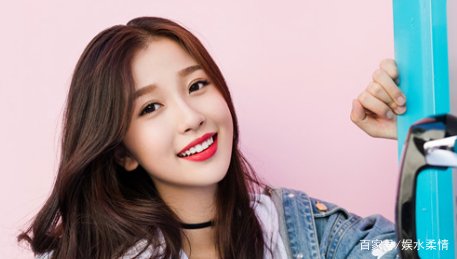 虞书欣自曝想插队火锅店，结果惨遭店家拒绝，你认同店家的做法吗？