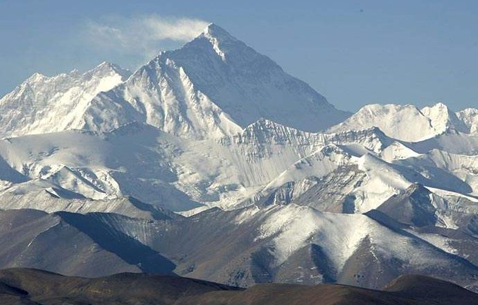 珠穆拉玛峰的海拔是多少?