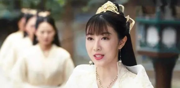 《千古玦尘》中，为何芜浣只宠景昭，却不爱后池？