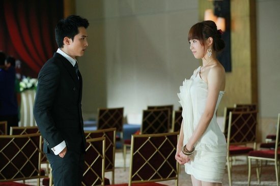 邱泽公开承认恋情，他真的放下唐嫣了吗？