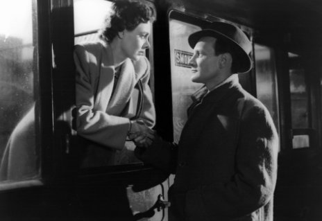 相见恨晚是什么意思?