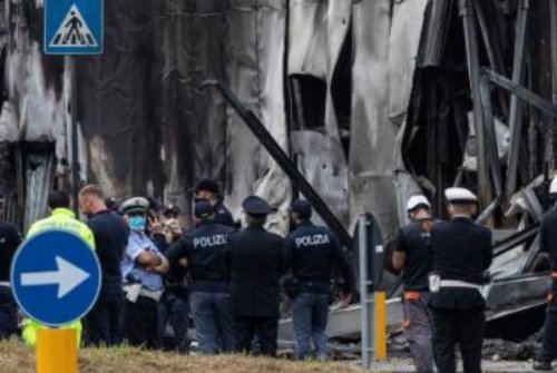 意大利亿万富翁驾驶一架私人飞机坠毁，造成了多大的伤亡情况？