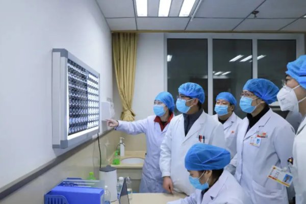 癌症病危女孩在上海隔离无法治疗，目前当地做出了怎样的安排？