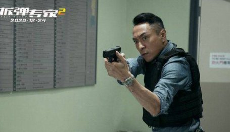 《拆弹专家2》讲述了什么故事?