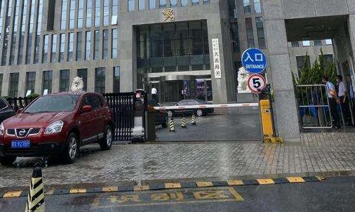 大连海关为何要私放36辆查封凌志呢？