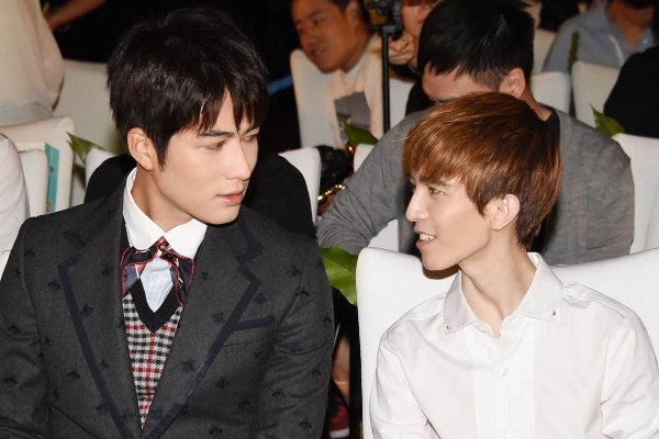 郭敬明曾为陈学冬庆生，他俩是什么关系？