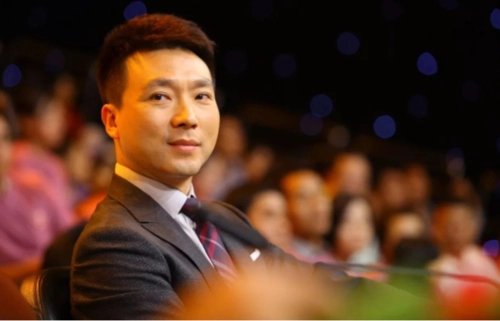 冬奥会闭幕式主持人是谁