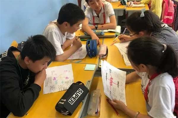 白丝语文课代表哭着说不能再的原因