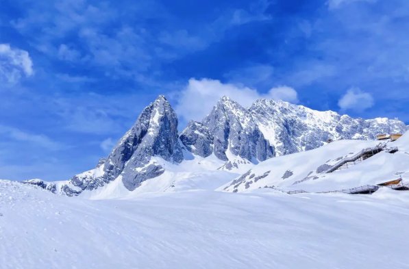 玉龙雪山几月份去有雪