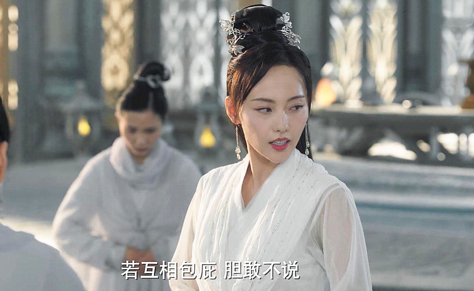 《千古玦尘》中，为何芜浣只宠景昭，却不爱后池？