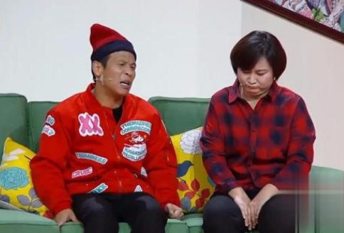 谁有适合公司员工在新年晚会表演的搞笑小品节目？