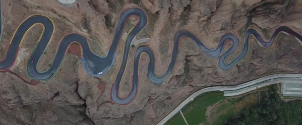2.3公里山路拐22道弯，为何这条公路如此曲折？