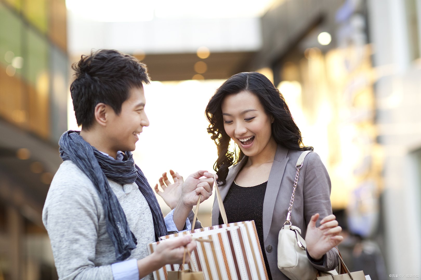 很多父母都不同意自己的子女跟单亲家庭的孩子结婚，原因是什么呢？