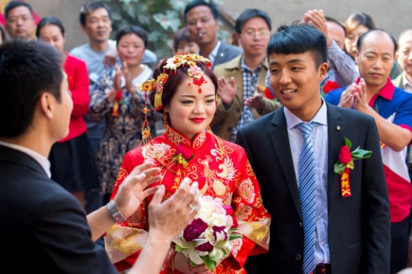 为什么结婚时男方的舅舅要做上席？